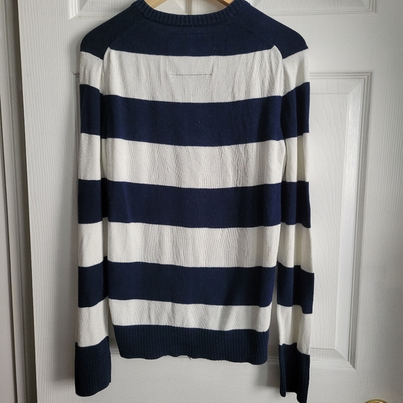 American Eagle Striped V-Neck Sweater - Picture 9 of 9